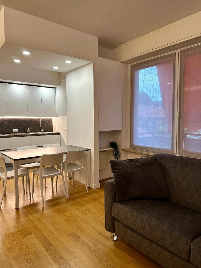 Modern Art Loft - Raffinato Loft In Zona Centrale Milánó Kültér fotó