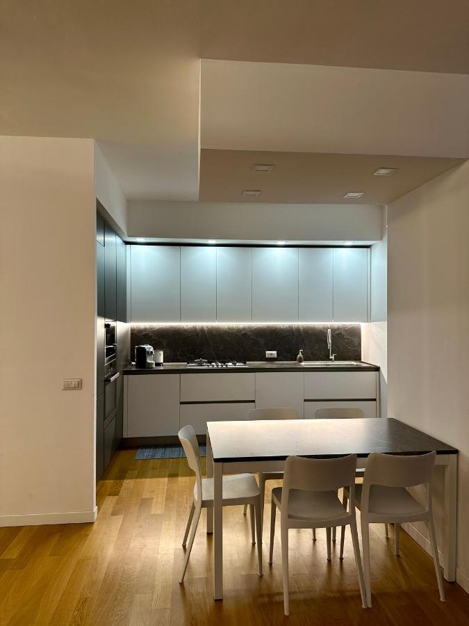 Modern Art Loft - Raffinato Loft In Zona Centrale Milánó Kültér fotó